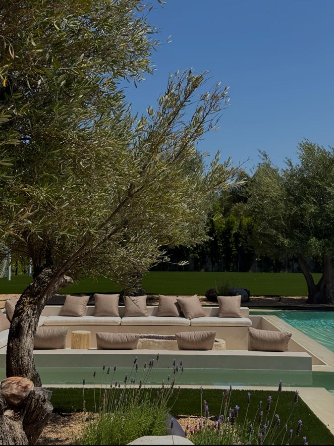 Los Angeles — Tarzana, California